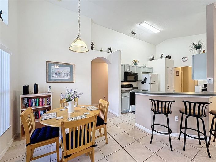 Image No.12-4 Bed House for sale