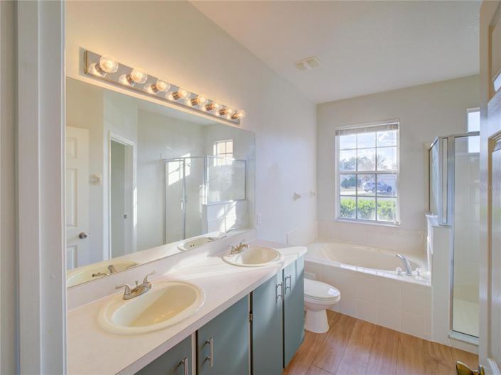 Image No.10-4 Bed House for sale