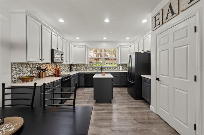 Image No.12-3 Bed Townhouse for sale