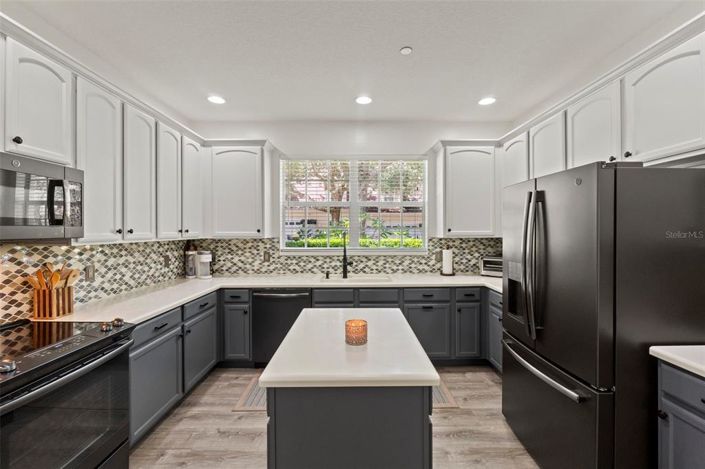 Image No.14-3 Bed Townhouse for sale