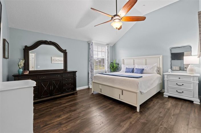 Image No.19-3 Bed Townhouse for sale