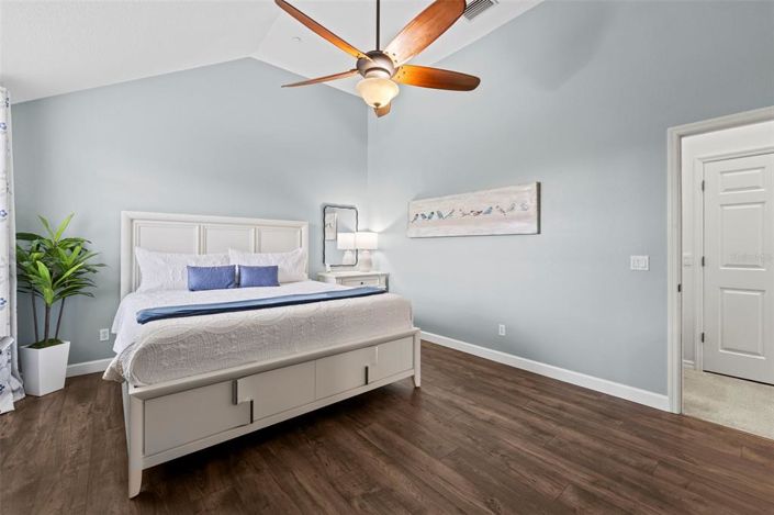 Image No.26-3 Bed Townhouse for sale