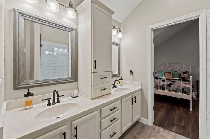 Image No.32-3 Bed Townhouse for sale