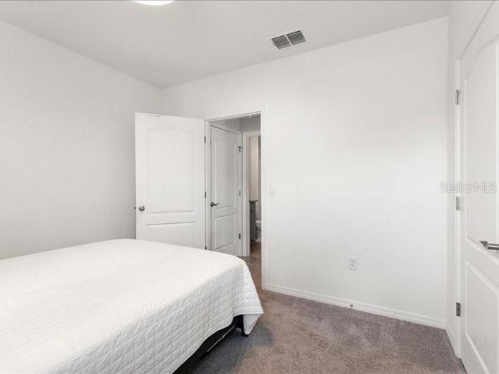 Image No.18-5 Bed House for sale