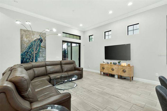 Image No.11-4 Bed House for sale