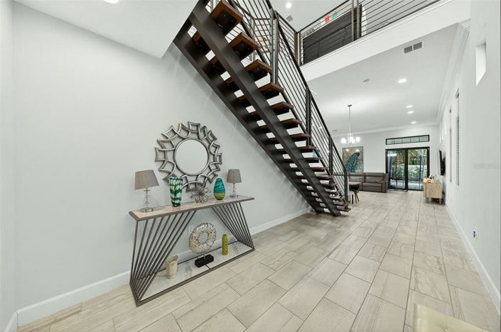 Image No.3-4 Bed House for sale