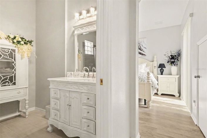 Image No.11-5 Bed Townhouse for sale