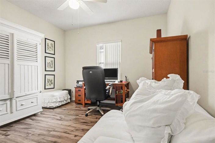 Image No.16-5 Bed Townhouse for sale