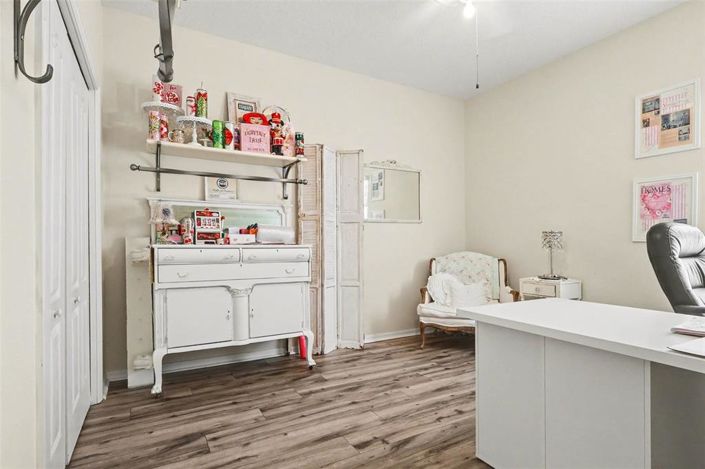 Image No.17-5 Bed Townhouse for sale