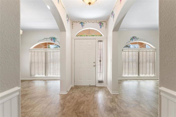 Image No.11-3 Bed House for sale