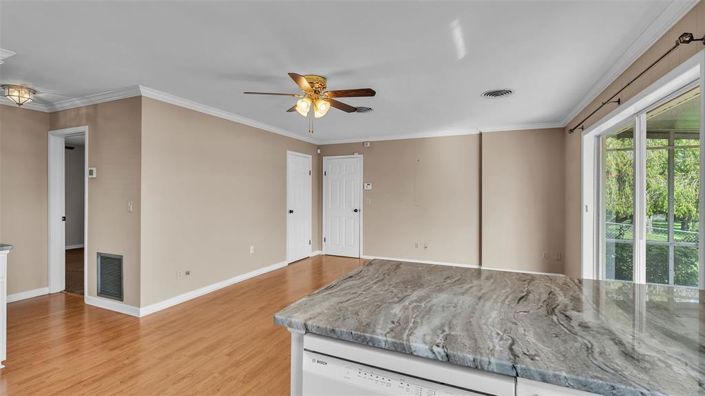 Image No.17-3 Bed House for sale