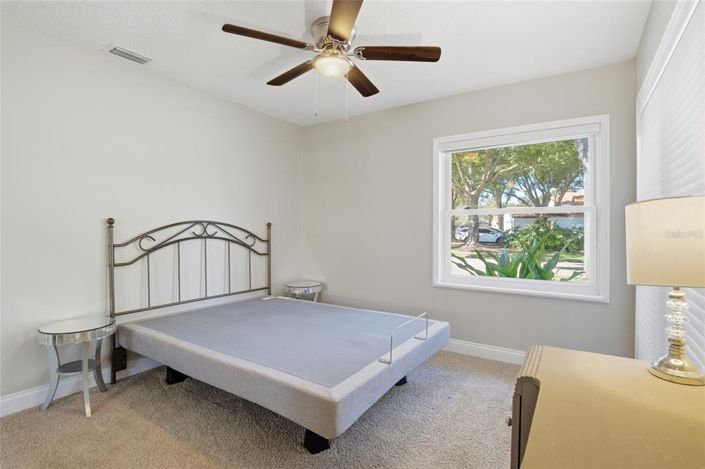 Image No.32-2 Bed House for sale