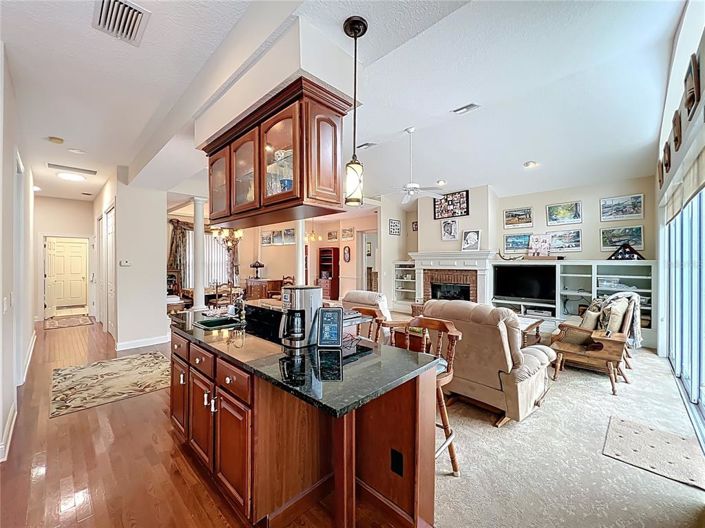 Image No.17-4 Bed House for sale