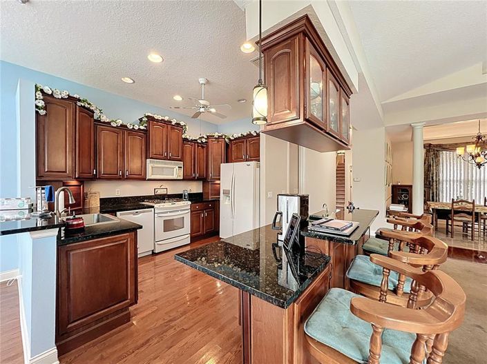 Image No.18-4 Bed House for sale