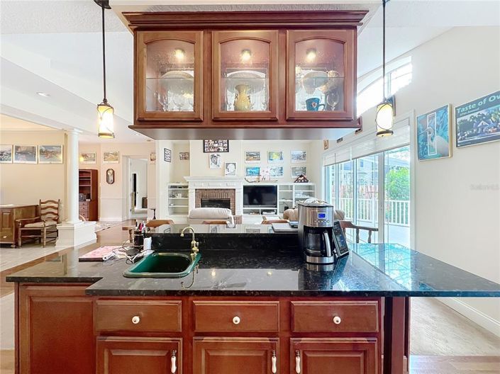 Image No.25-4 Bed House for sale