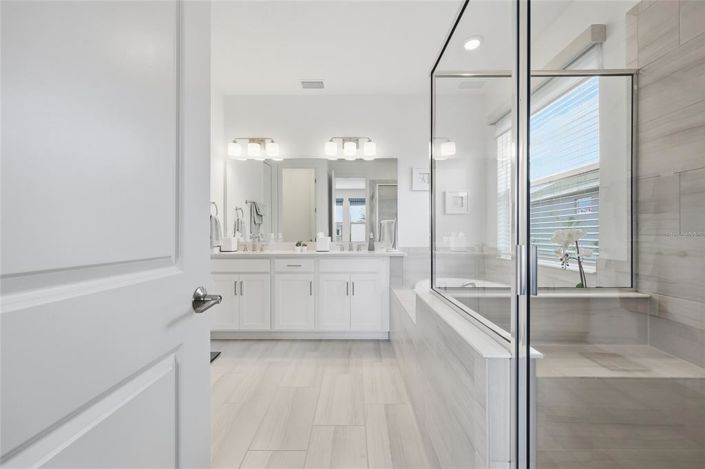 Image No.12-4 Bed House for sale