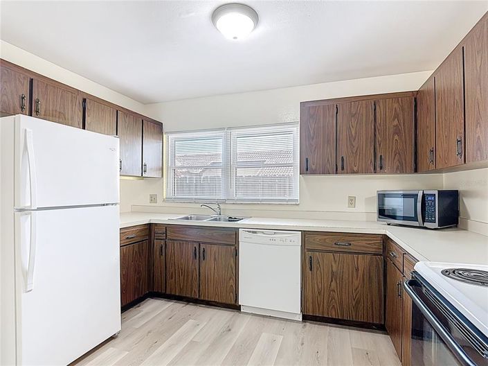 Image No.12-3 Bed Townhouse for sale