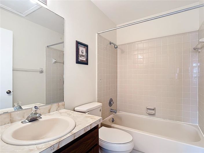 Image No.25-3 Bed Townhouse for sale