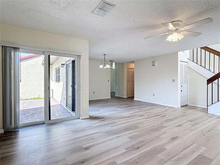 Image No.5-3 Bed Townhouse for sale