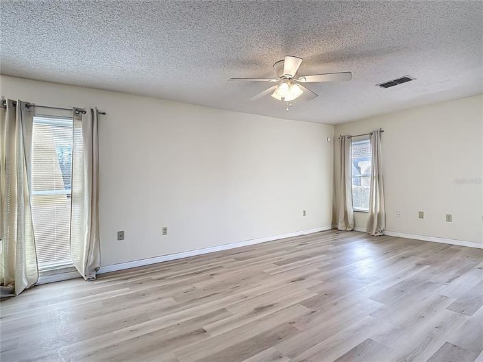 Image No.8-3 Bed Townhouse for sale