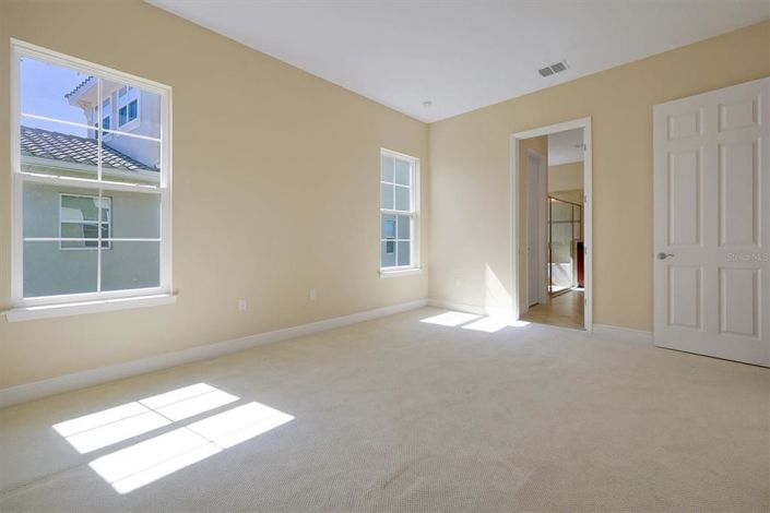 Image No.36-5 Bed House for sale