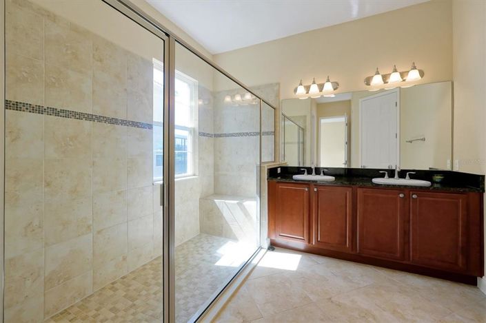 Image No.39-5 Bed House for sale