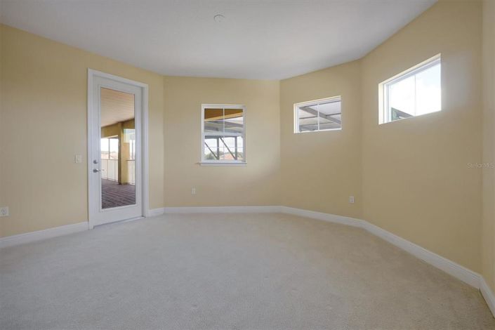 Image No.42-5 Bed House for sale