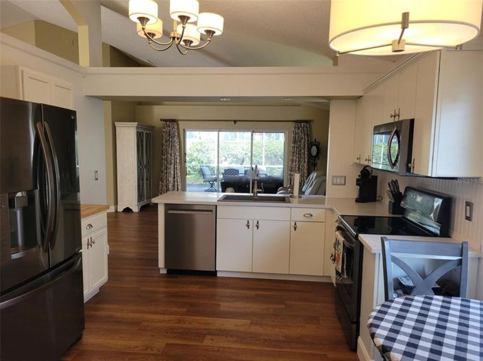 Image No.10-2 Bed House for sale