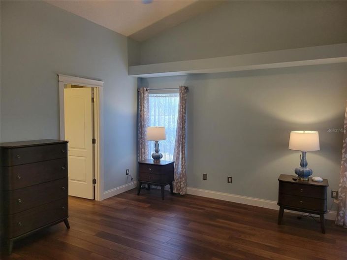 Image No.11-2 Bed House for sale