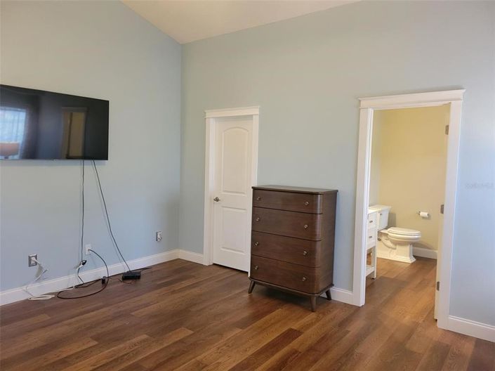 Image No.12-2 Bed House for sale