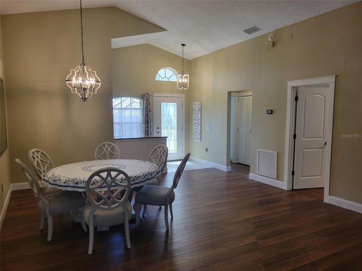 Image No.5-2 Bed House for sale