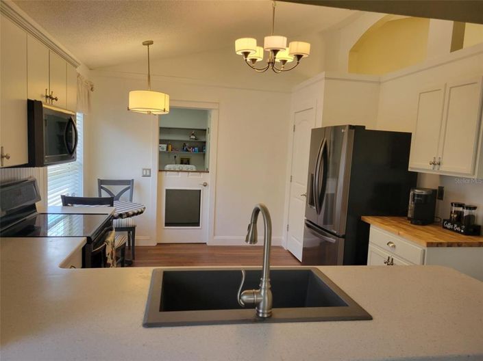 Image No.9-2 Bed House for sale