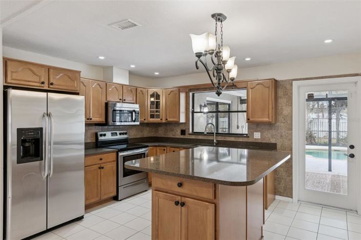 Image No.40-5 Bed House for sale