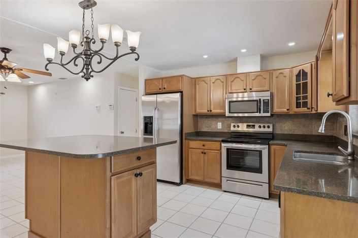 Image No.41-5 Bed House for sale