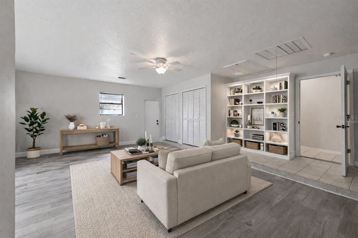 Image No.9-5 Bed House for sale