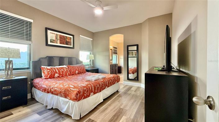 Image No.14-4 Bed Townhouse for sale