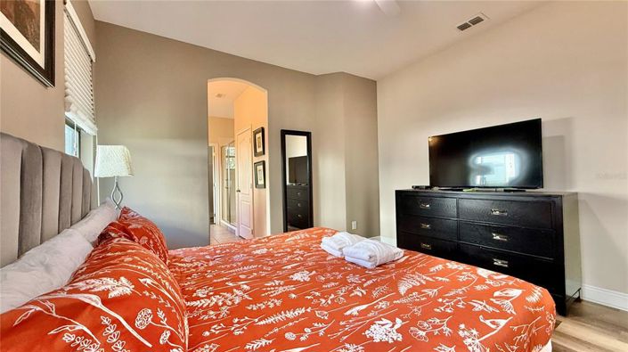 Image No.15-4 Bed Townhouse for sale