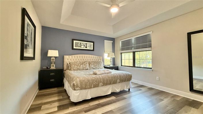 Image No.22-4 Bed Townhouse for sale