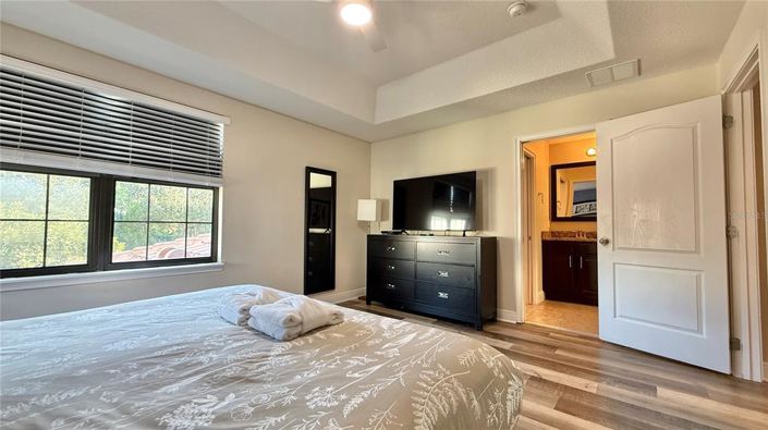 Image No.25-4 Bed Townhouse for sale