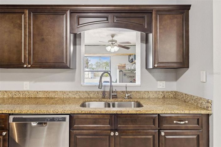 Image No.10-3 Bed House for sale