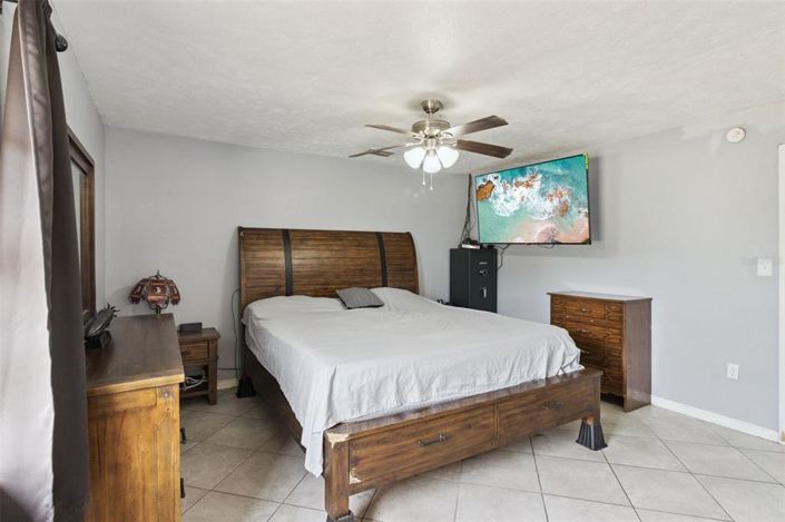 Image No.14-3 Bed House for sale