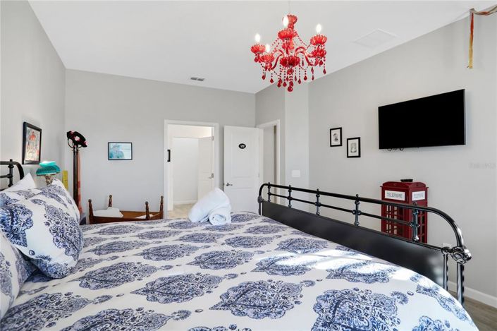 Image No.17-15 Bed House for sale