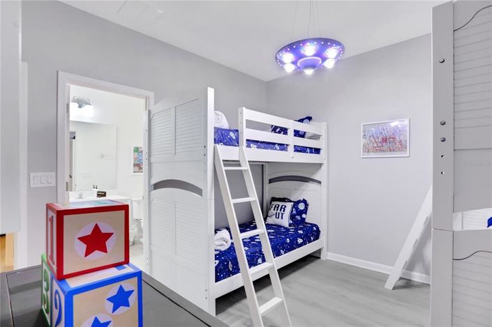 Image No.27-15 Bed House for sale