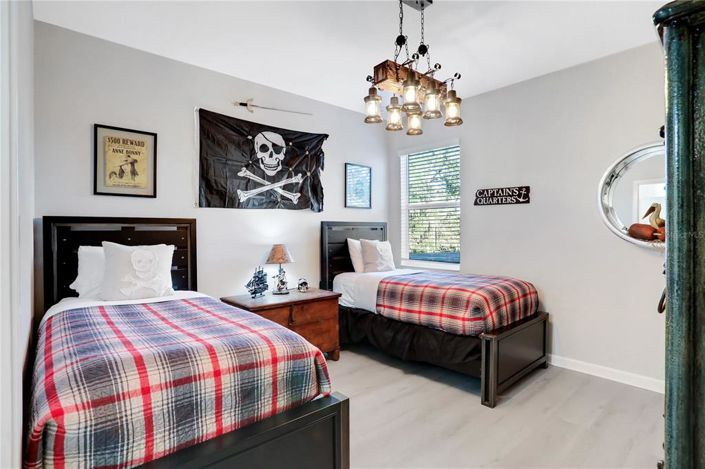 Image No.28-15 Bed House for sale