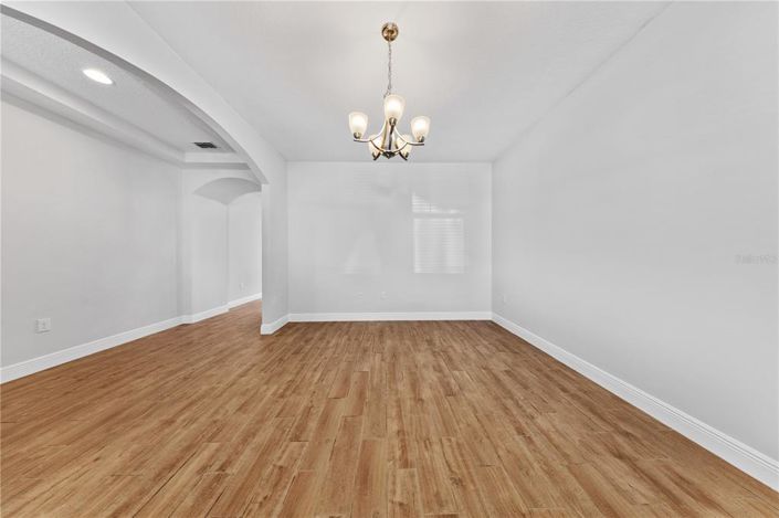 Image No.26-4 Bed House for sale