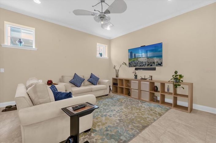 Image No.7-3 Bed House for sale