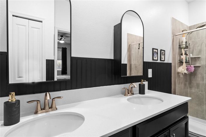 Image No.19-4 Bed House for sale