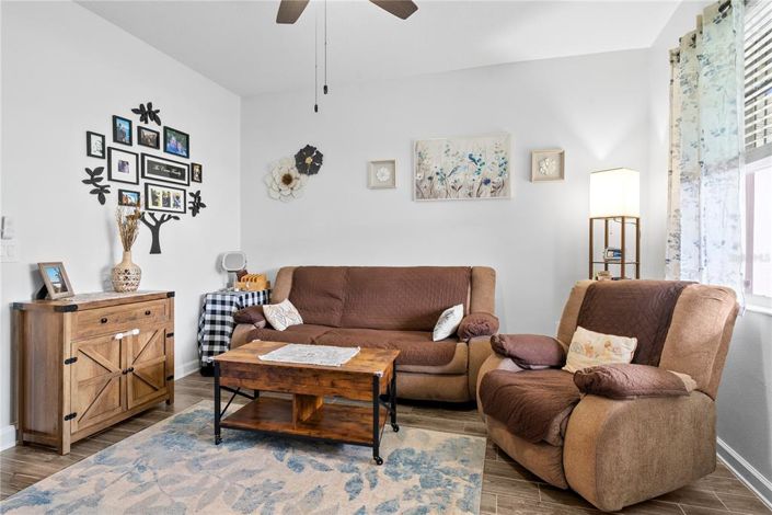 Image No.24-4 Bed House for sale