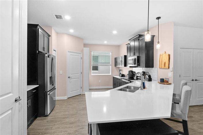 Image No.8-4 Bed House for sale