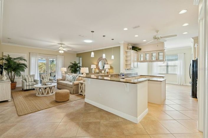 Image No.10-3 Bed House for sale